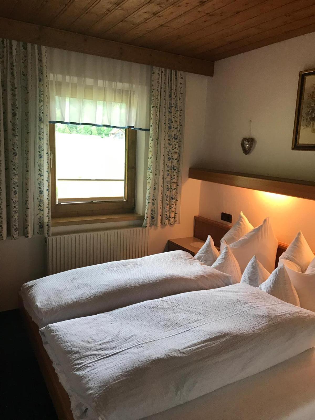 Ferienwohnungen Schleich Nassereith Esterno foto